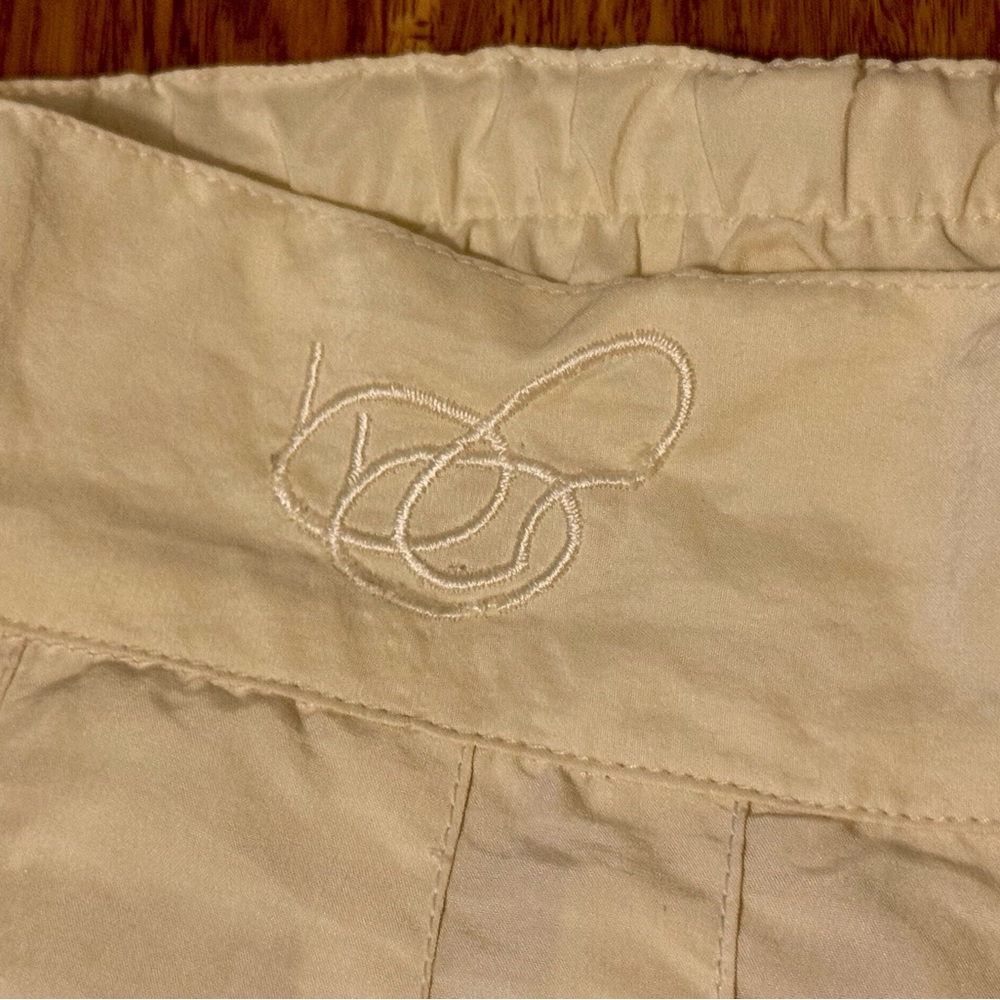 High-Rise Pleated Tapered Trousers - Cream - Picture 5 of 10